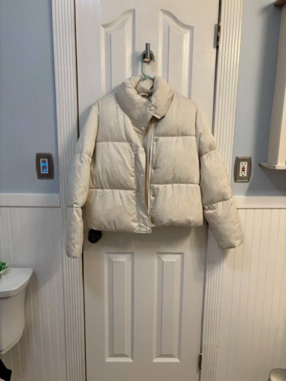Off white Puffer jacket!